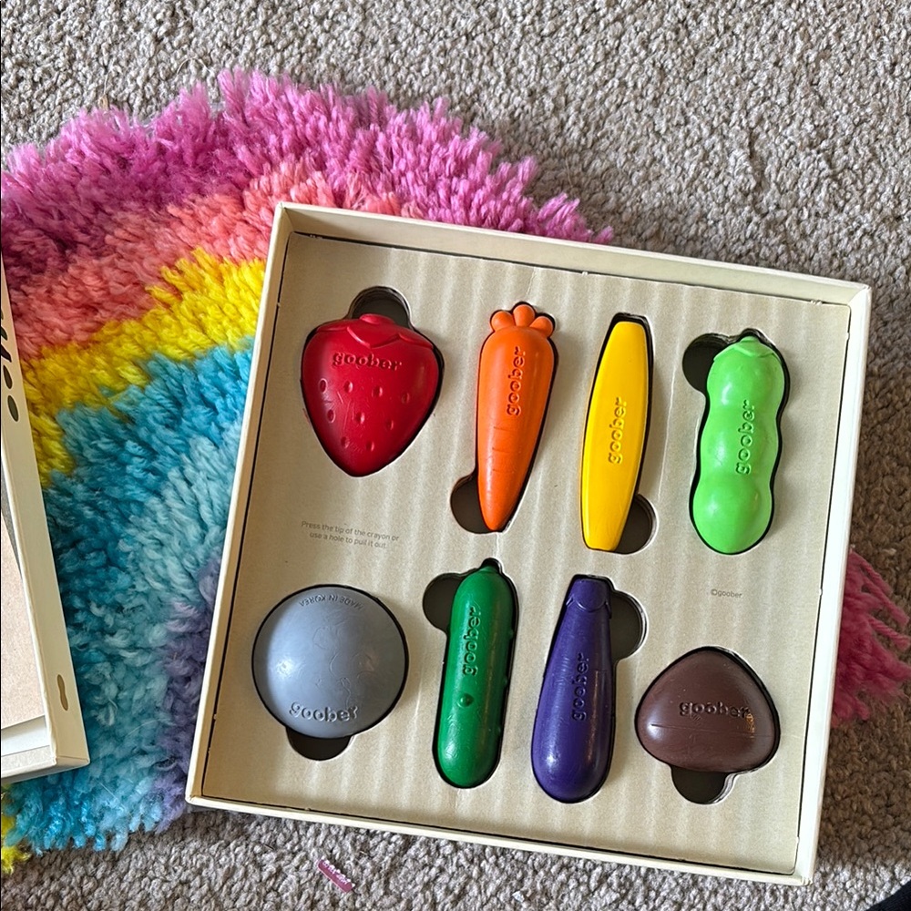 Goober Crayon Farm New in Box Colorful Vegetable and Fruit Crayons Set